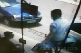 Empresário é flagrado furtando caixas de cerveja