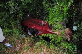Veículo de Erval Velho capota na BR 282