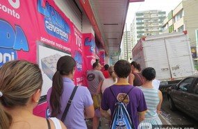 Promoções 'Limpa Loja' movimentam a segunda em Joaçaba