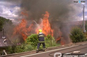 Incêndio destrói residência em Capinzal