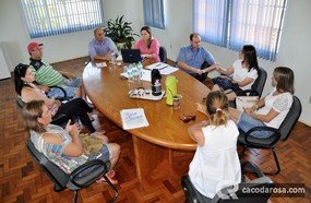 Prefeito quer  solução para os problemas na Praça Central de Iomerê