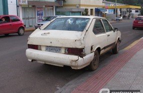 Motorista sem habilitação e com documentação vencida se envolve em acidente 