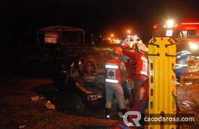 Motorista é preso por embriagues após capotar veículo e deixar quatro pessoas feridas