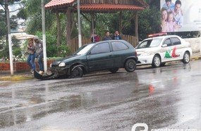 Acidente deixa trânsito ainda mais lento ao meio-dia
