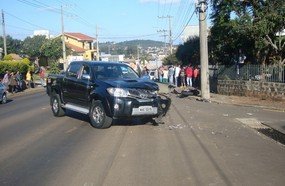 Jovem morre em colisão entre caminhonete e motocicleta