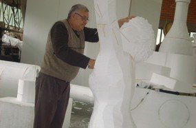 Aliança inicia a produção de alegorias para o carnaval de 2014