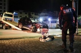 Padre embriagado colide veículo em poste após festa de batizado