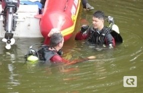 Bombeiros fazem buscas por homem que pulou da ponte 
