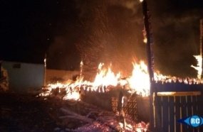 Casa é destruída por incêndio no interior de Erval Velho 