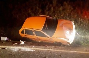 Casal fica ferido após capotar veículo de Joaçaba na BR-282 