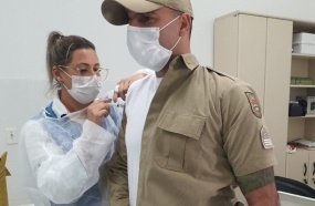 Saúde antecipa vacinação para profissionais da segurança pública