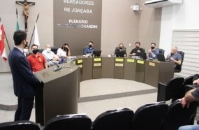 Delegado da Receita Federal participa de sessão da Câmara