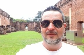 Comunicador catarinense lança primeiro livro