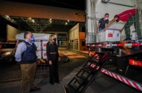 Governadora acompanha chegada de mais 229,2 mil doses de vacina 