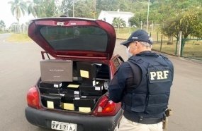 PRF apreende veículo com vinhos importados na BR-282  