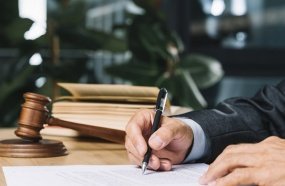Cidadão que quebrou escritório da Casan terá de pagar pelo prejuízo  