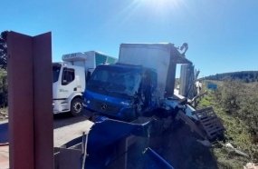 Condutor de caminhão de Joaçaba fica ferido em acidente na BR-282