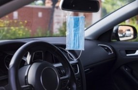 Ladrão arromba veículo e acaba furtando máscara de mulher que positivou para Covid