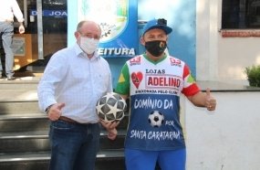 Recordista mundial das embaixadinhas visita Joaçaba