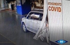 Veículo atinge a Ala Covid do Hospital de Capinzal 