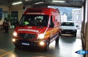 Torneiro mecânico fica gravemente ferido em acidente de trabalho 