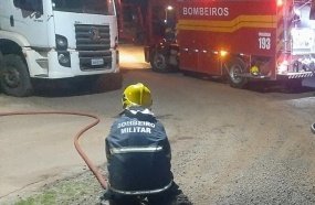 Incêndio atinge silo de grãos de cooperativa em Tangará