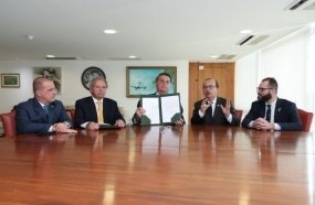 Bolsonaro sanciona projeto que torna o Pronampe permanente