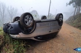 Motorista capota veículo no interior de Capinzal 