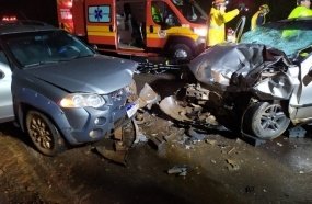 Quatro pessoas morrem após colisão frontal entre veículos 