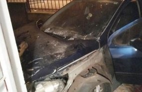 Motorista embriagado é preso após derrubar cerca de residência 