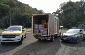 Operação apreende caminhão com 100 mil maços de cigarros 