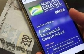 Caixa paga quarta parcela do auxílio para nascidos em julho