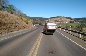 Jovem fica ferido após capotar carro em Capinzal 