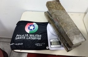 Polícia Rodoviária encontra drogas durante abordagem de veículo