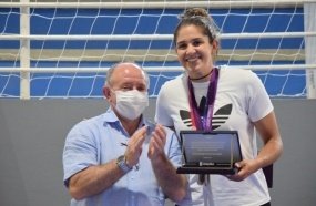 Medalhista olímpica Natália Zilio é homenageada em Joaçaba