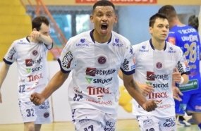 Joaçaba Futsal vence o Umuarama por 3 a 2