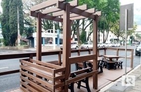 Instalado o primeiro parklet em Joaçaba