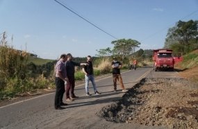 Empresa realiza reparos no asfalto da Serra Alta 
