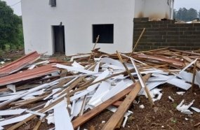 Defesa Civil confirma passagem de tornado no Oeste 