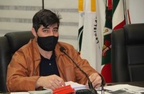 Comissão que investiga possíveis irregularidades ouve primeiro depoimento