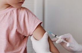 Joaçaba vacina adolescentes com 12 anos e aplica segundas doses 