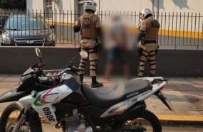 Indivíduo com mandado de prisão é detido no centro de Joaçaba 