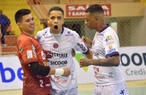 Joaçaba Futsal vence o Tubarão por 4 a 2 