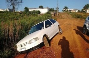 Jovem é preso após agredir os pais e se envolver em acidente