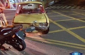 Colisão entre carro e moto deixa jovem ferido em Capinzal 