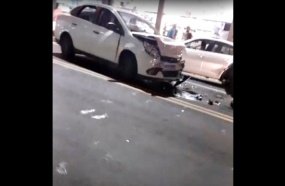 Motorista embriagado é preso após colidir em dois veículos 