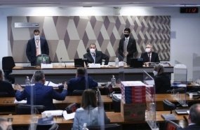 Relatório pede indiciamento de Bolsonaro por 9 crimes