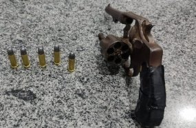 Homem é preso por porte de arma durante operação da PM