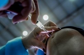 90% da população recebeu a primeira dose da vacina contra a Covid