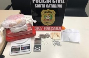 Indivíduo é preso por tráfico de drogas e corrupção de menores 